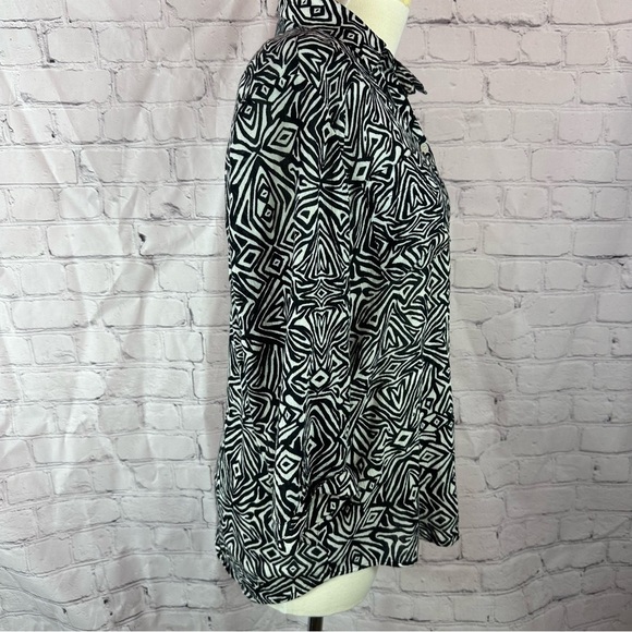 chico's black white geometric tribal print top 100% cotton sz 1 (med 8) - Picture 2 of 9